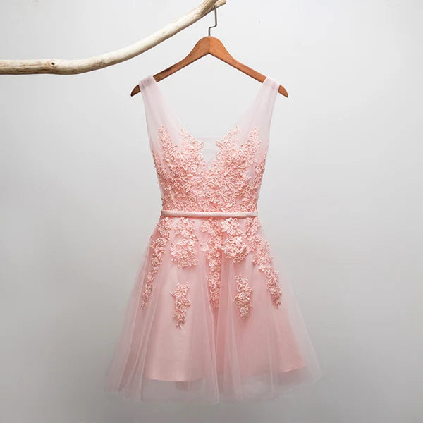 Luolandi Sweetheart Short V-neckline Tulle Graduation Dress with Applique Short Formal Dress Cute Party Dress Homecoming Dress